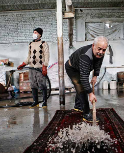 شستشوی سنتی قالی در قالیشویی سجاد مشهد 